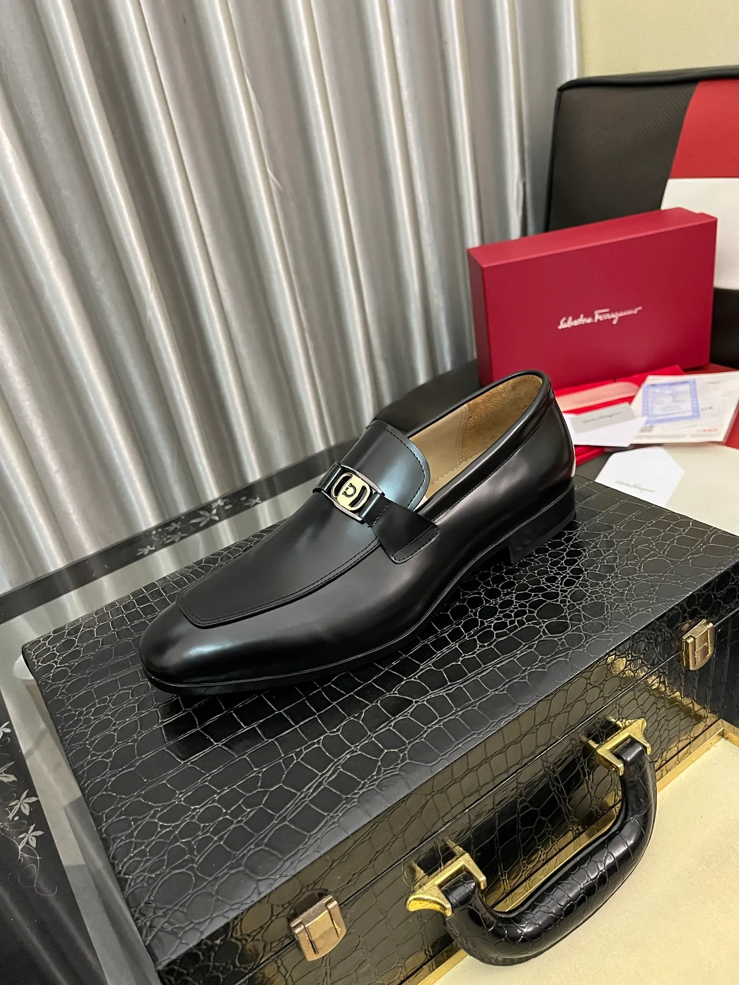 Men's shoes 💰: 600⌚️⌚️【Salvatore Ferragamo】Ferragamo business leather shoes, 1:1 top purchasing quality, imported selected original calfskin for the uppers, imported original water-dyed cowhide for the inner feet, imported original 1:1 customized Italian handmade lightweight foam outsole, code number: 38-44 (45 custom-made)